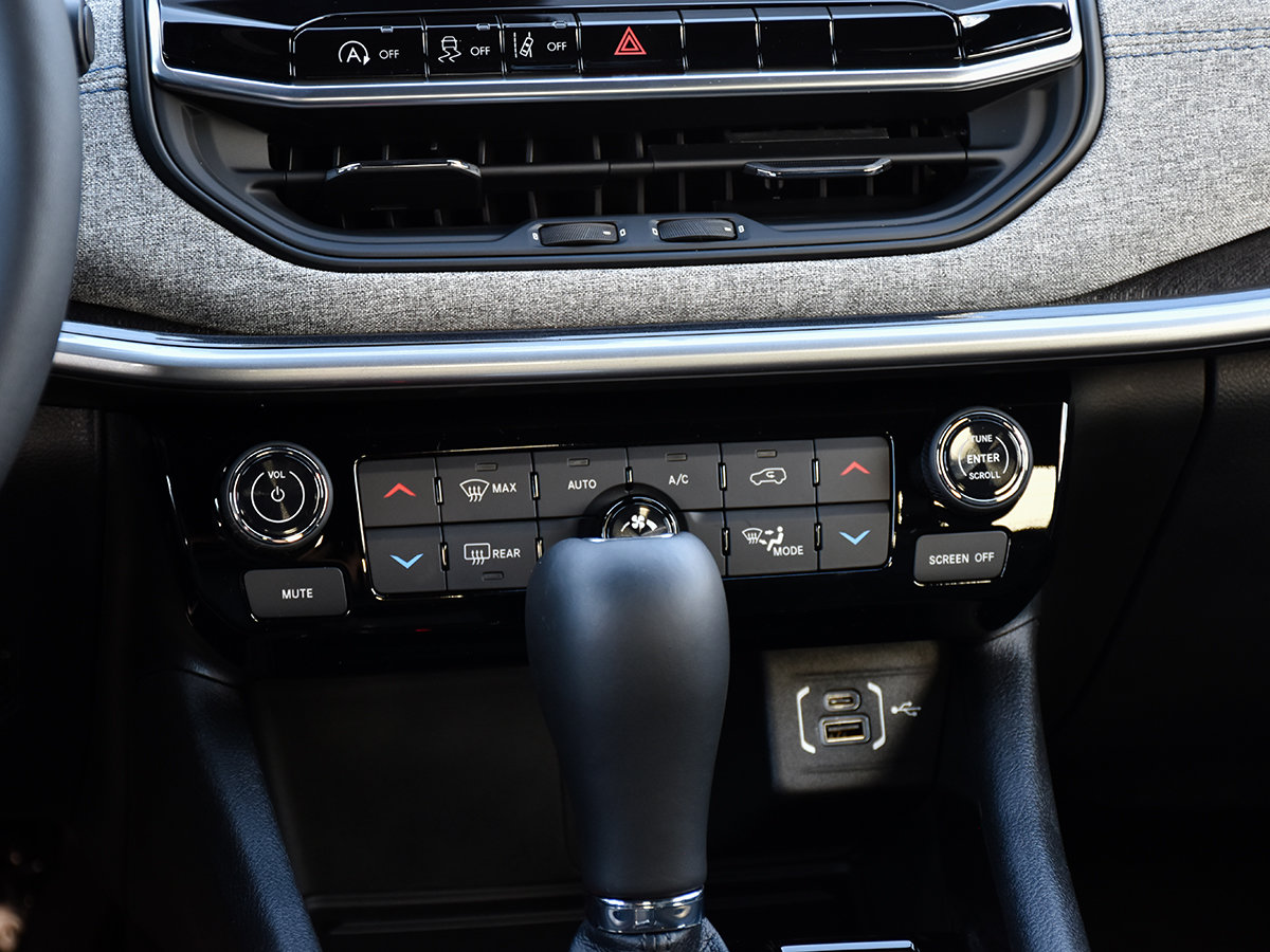 2026 Jeep Compass NORTH-17