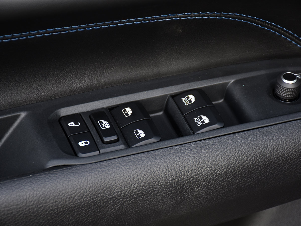 2026 Jeep Compass NORTH-11