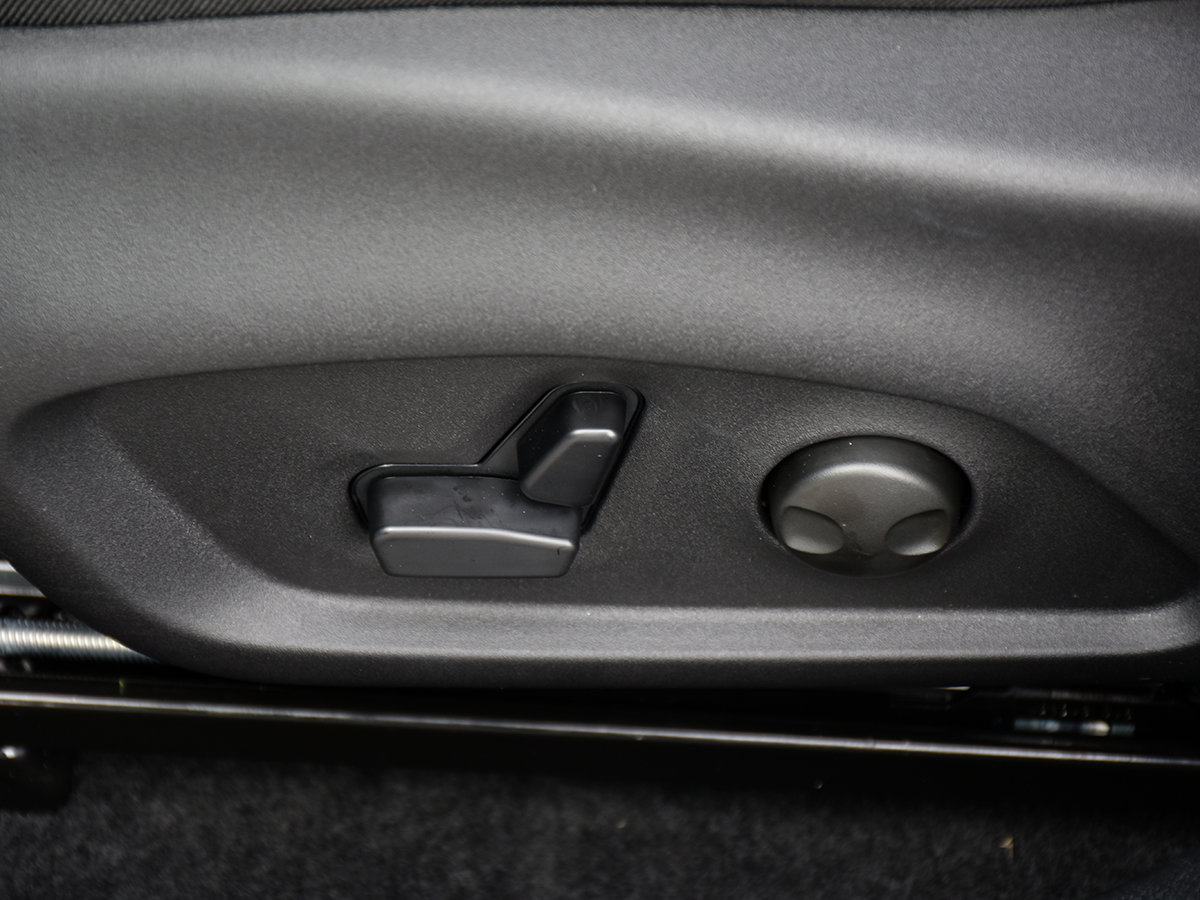 2026 Jeep Compass NORTH-11