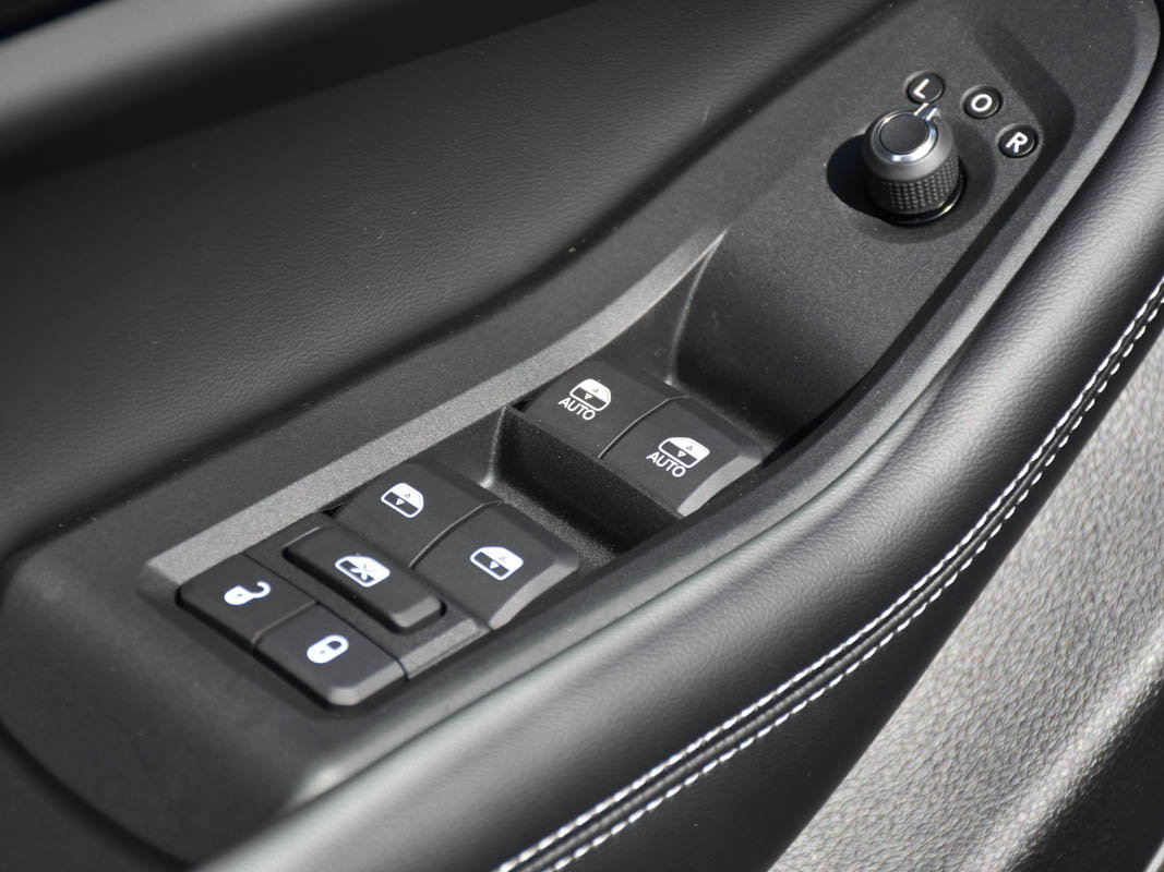 2025 Jeep Grand Cherokee LAREDO ALTITUDE-13