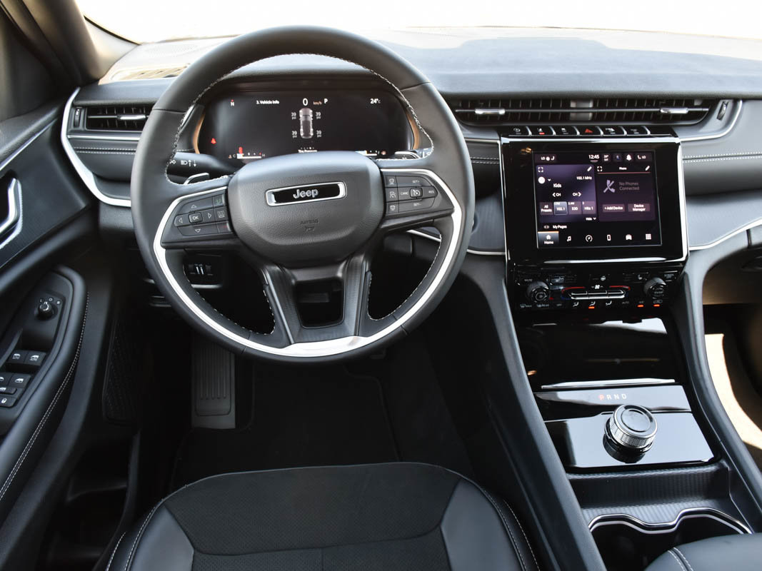 2025 Jeep Grand Cherokee LAREDO ALTITUDE-16