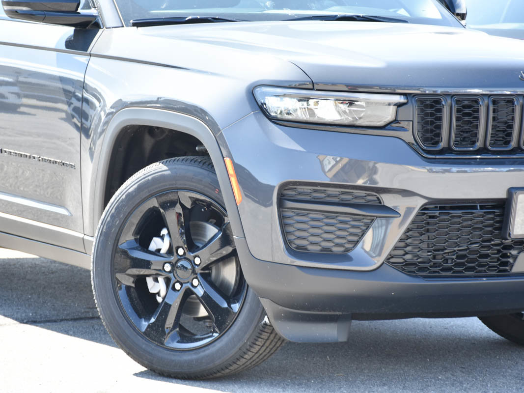 2025 Jeep Grand Cherokee LAREDO ALTITUDE-5