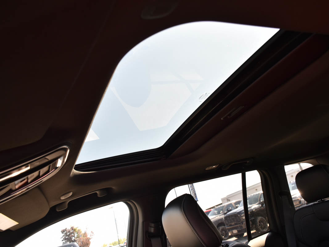 2025 Jeep Grand Cherokee LAREDO ALTITUDE-9