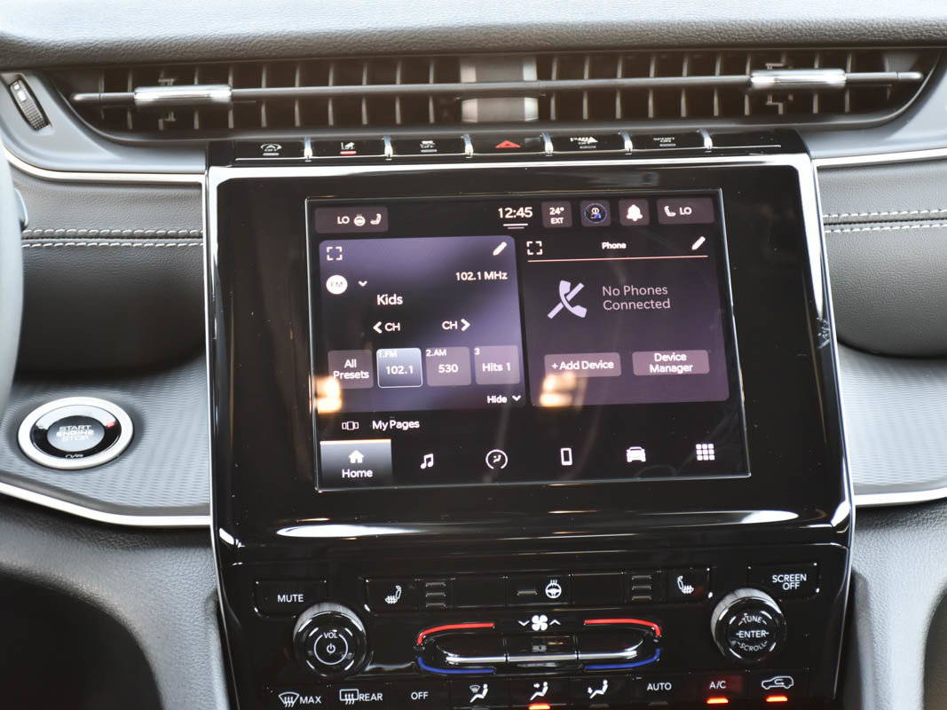 2025 Jeep Grand Cherokee LAREDO ALTITUDE-19