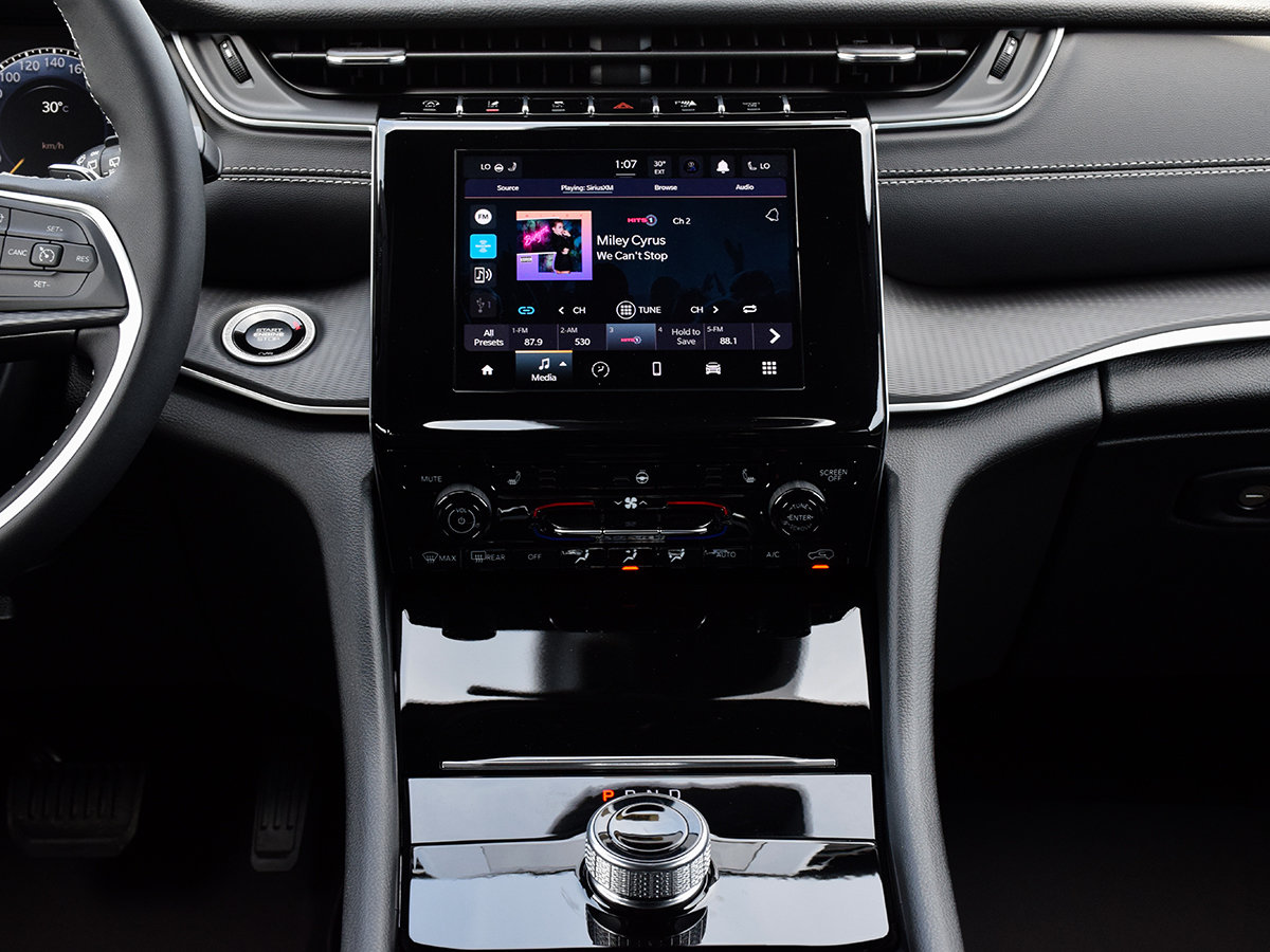 2025 Jeep Grand Cherokee LAREDO-16