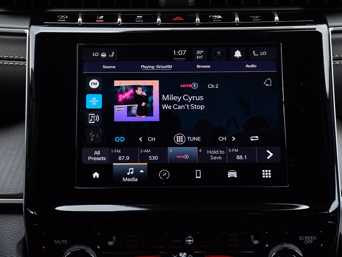 2025 Jeep Grand Cherokee LAREDO-17