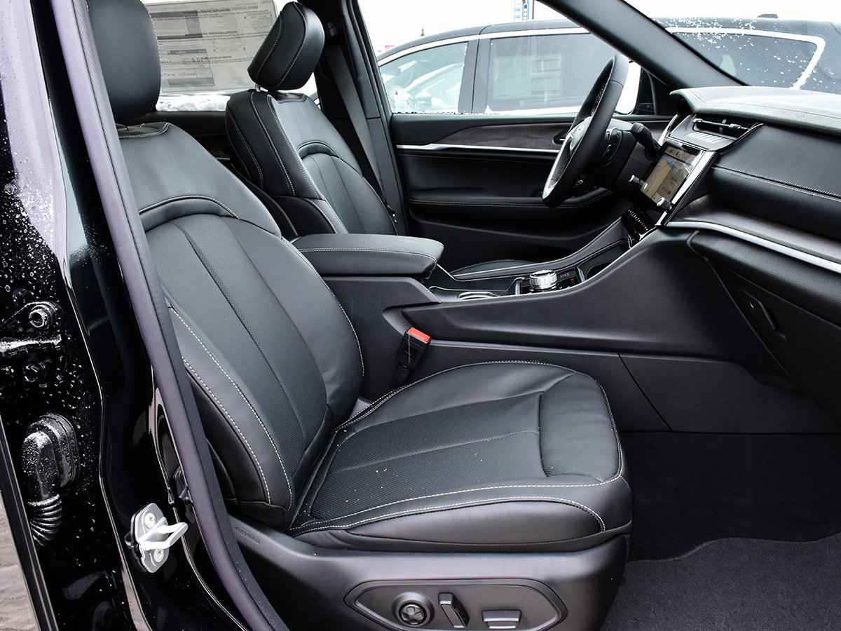 2026 Jeep Grand Cherokee LIMITED RESERVE-24