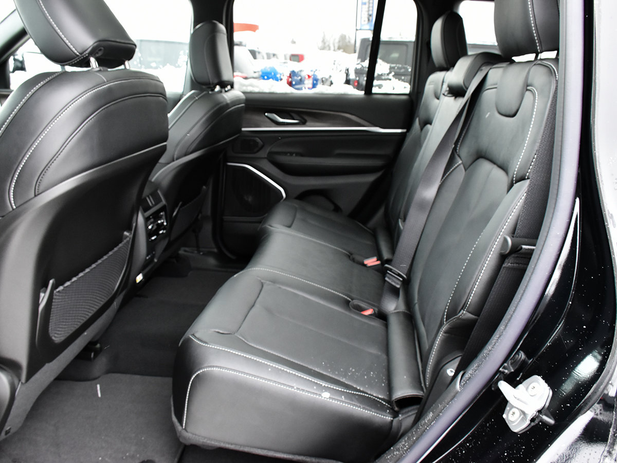 2026 Jeep Grand Cherokee LIMITED RESERVE-11