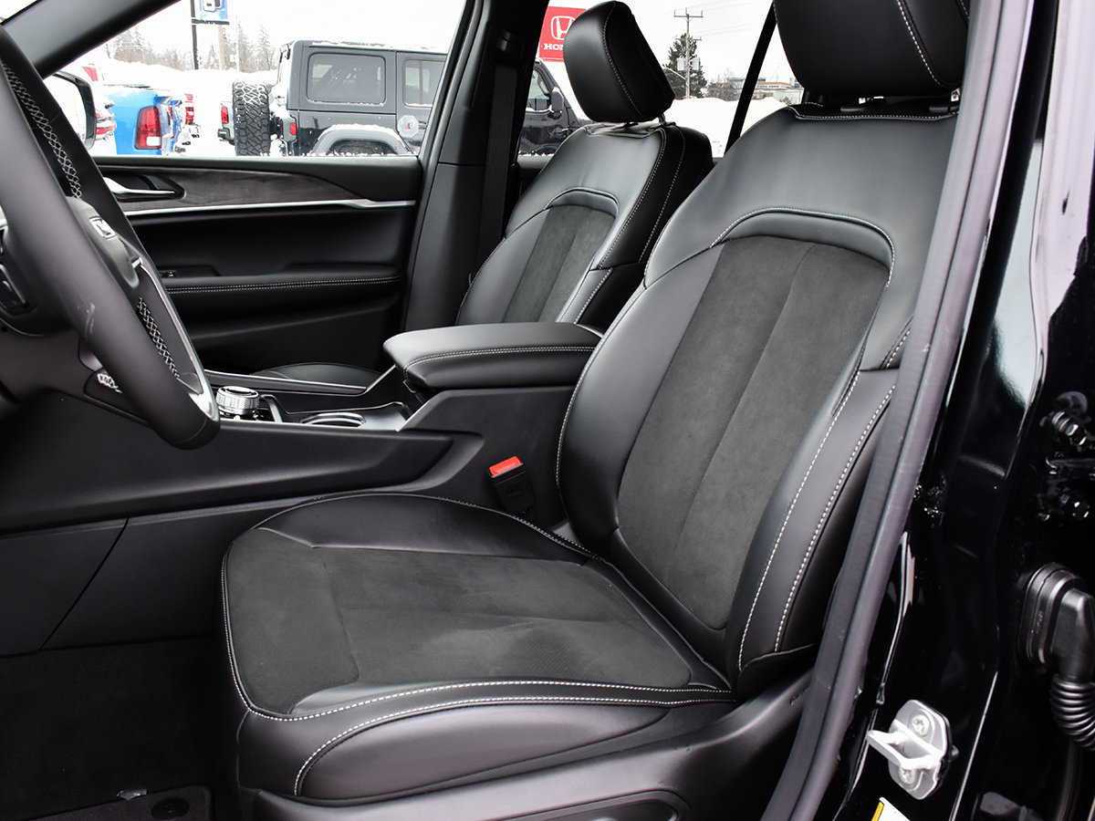 2026 Jeep Grand Cherokee ALTITUDE-9