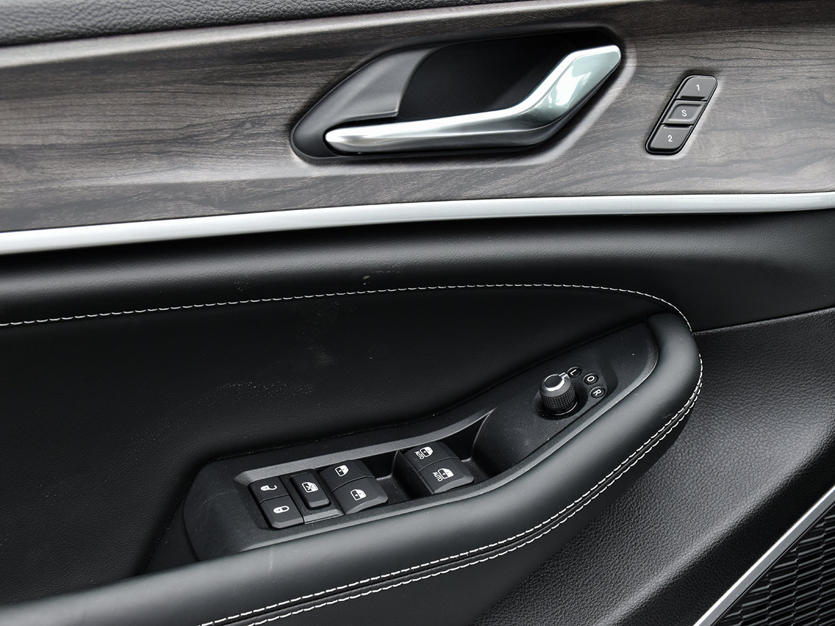 2026 Jeep Grand Cherokee LIMITED RESERVE-12