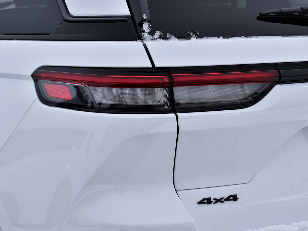 2026 Jeep Grand Cherokee LIMITED RESERVE-6