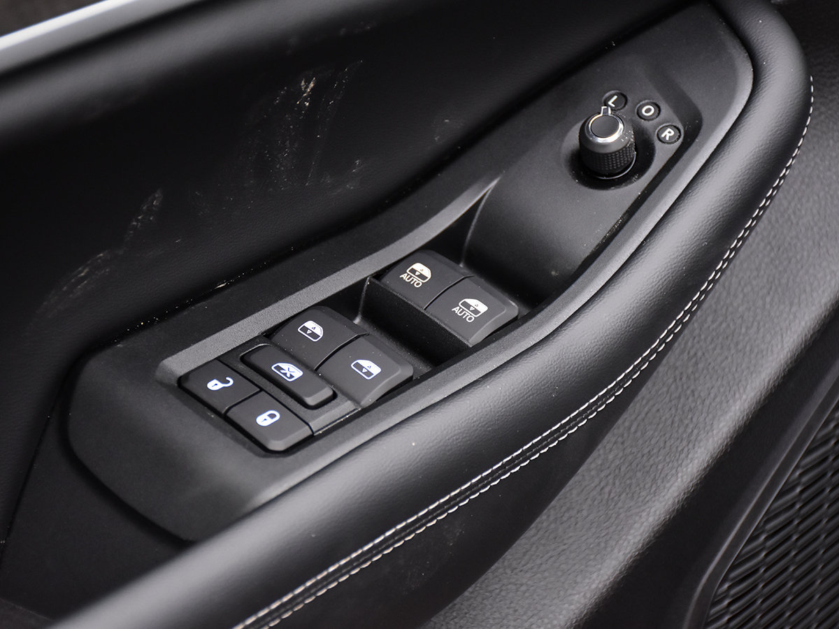 2026 Jeep Grand Cherokee ALTITUDE-11