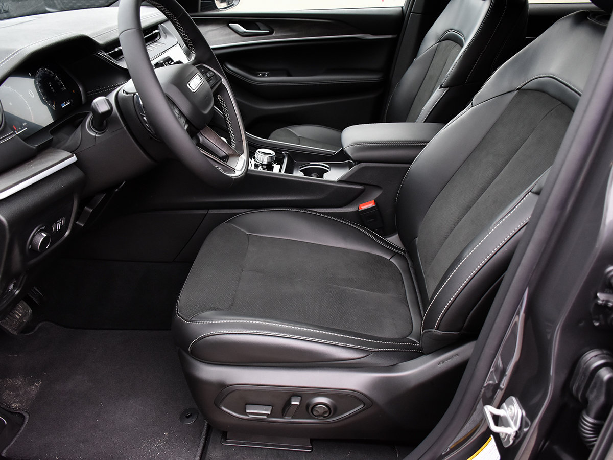 2026 Jeep Grand Cherokee ALTITUDE-10