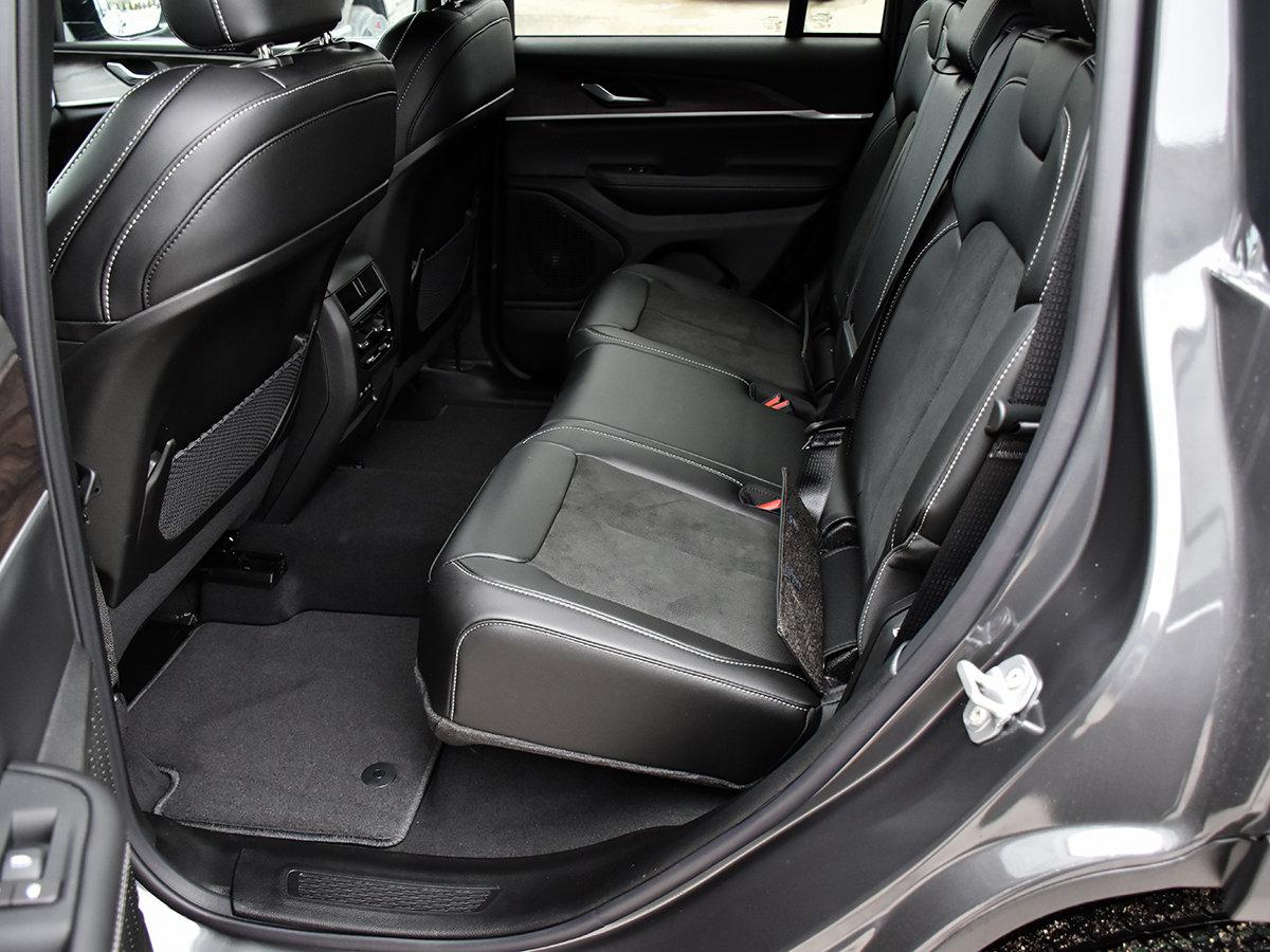 2026 Jeep Grand Cherokee ALTITUDE-13
