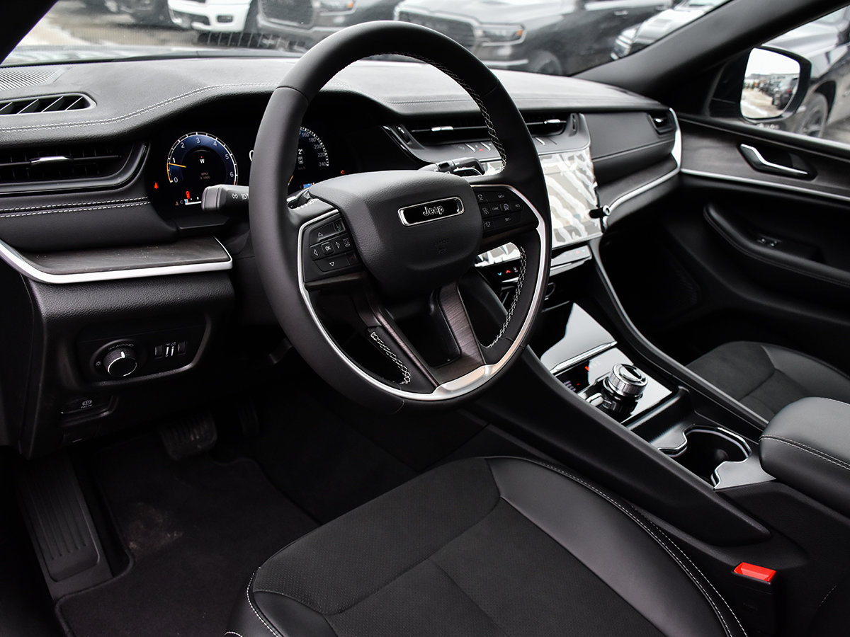 2026 Jeep Grand Cherokee ALTITUDE-9