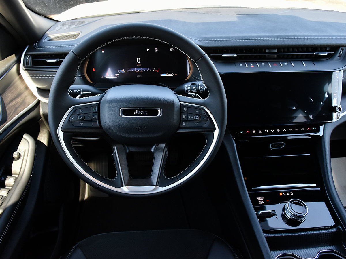 2026 Jeep Grand Cherokee ALTITUDE-13