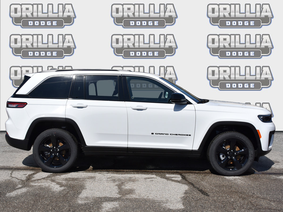 2026 Jeep Grand Cherokee ALTITUDE-2
