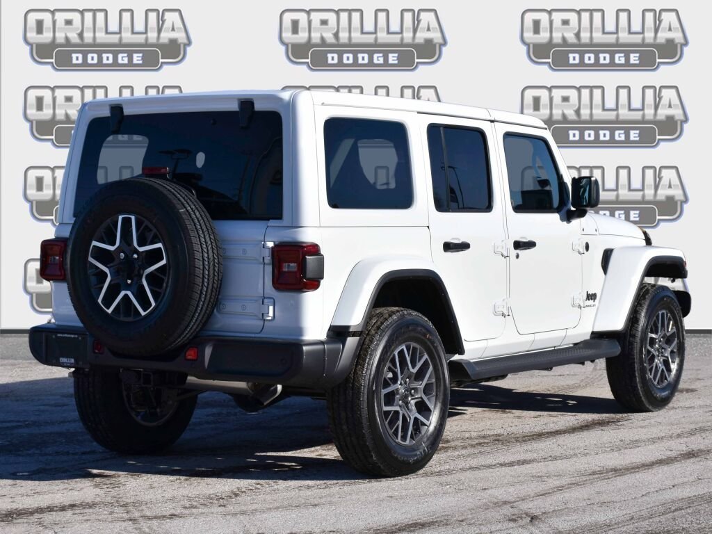 2025 Jeep Wrangler 4-Door SAHARA-3