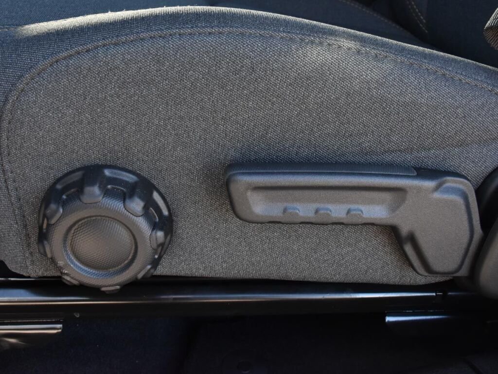 2025 Jeep Wrangler 4-Door SAHARA-11