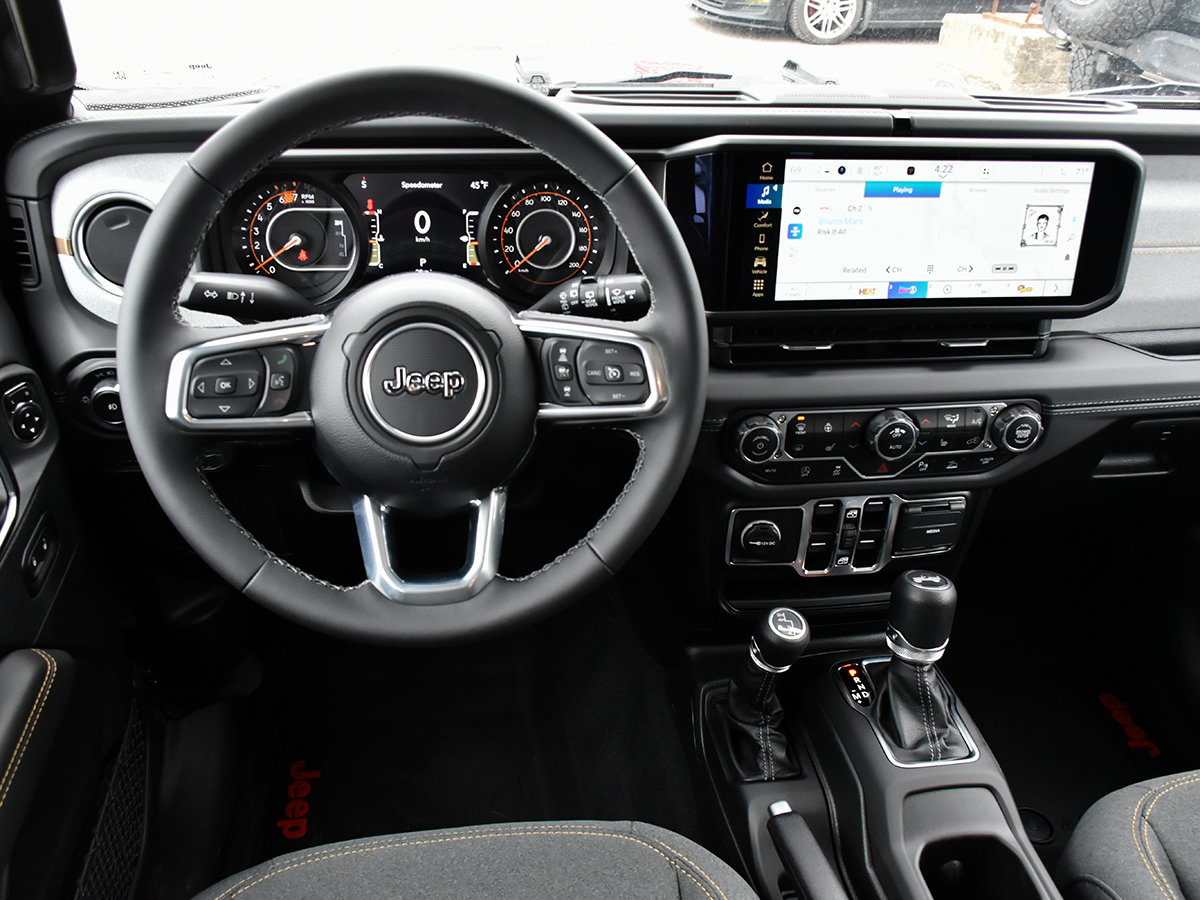 2025 Jeep WRANGLER SAHARA-12