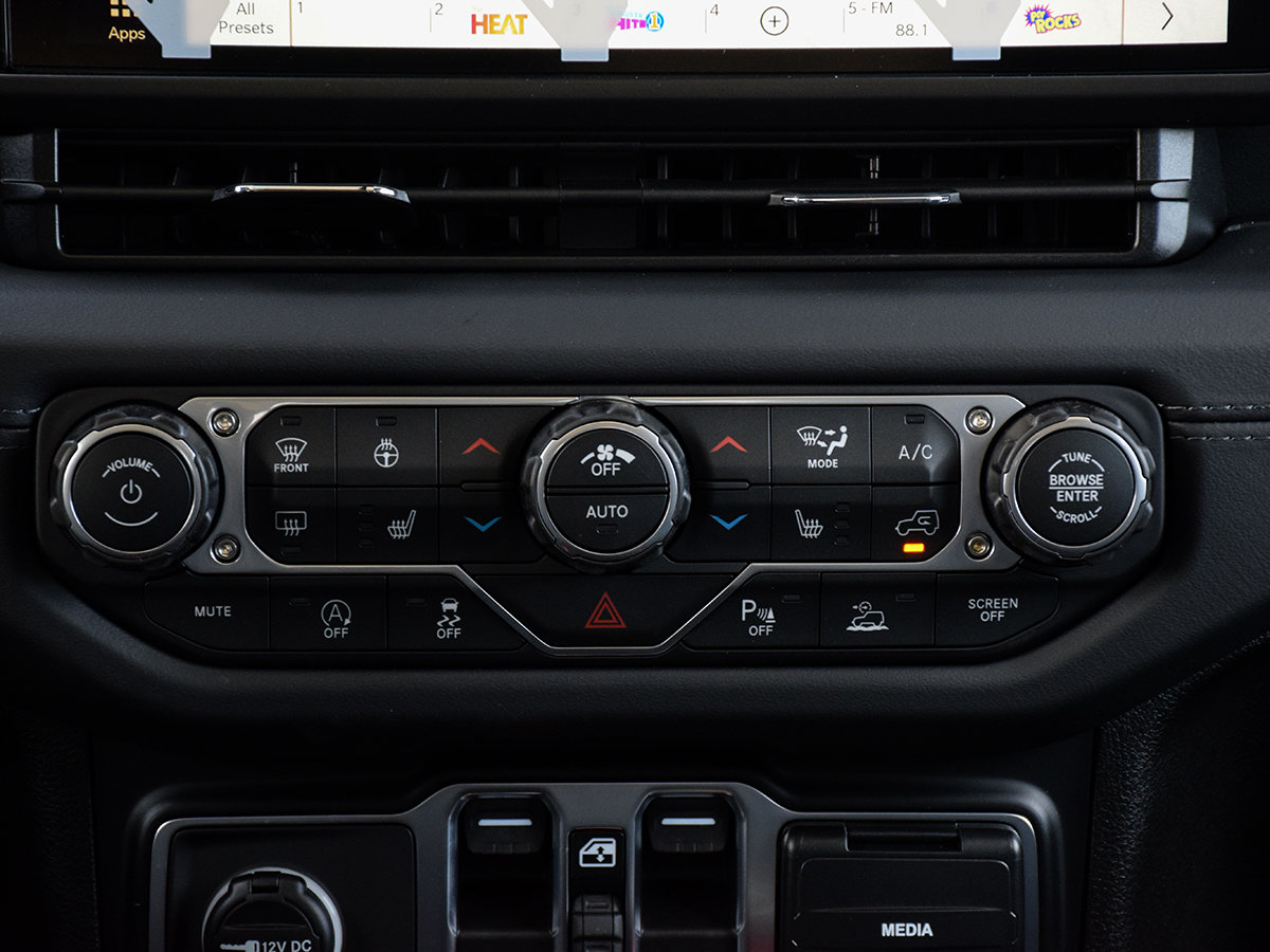 2026 Jeep Wrangler 4-Door SAHARA-18
