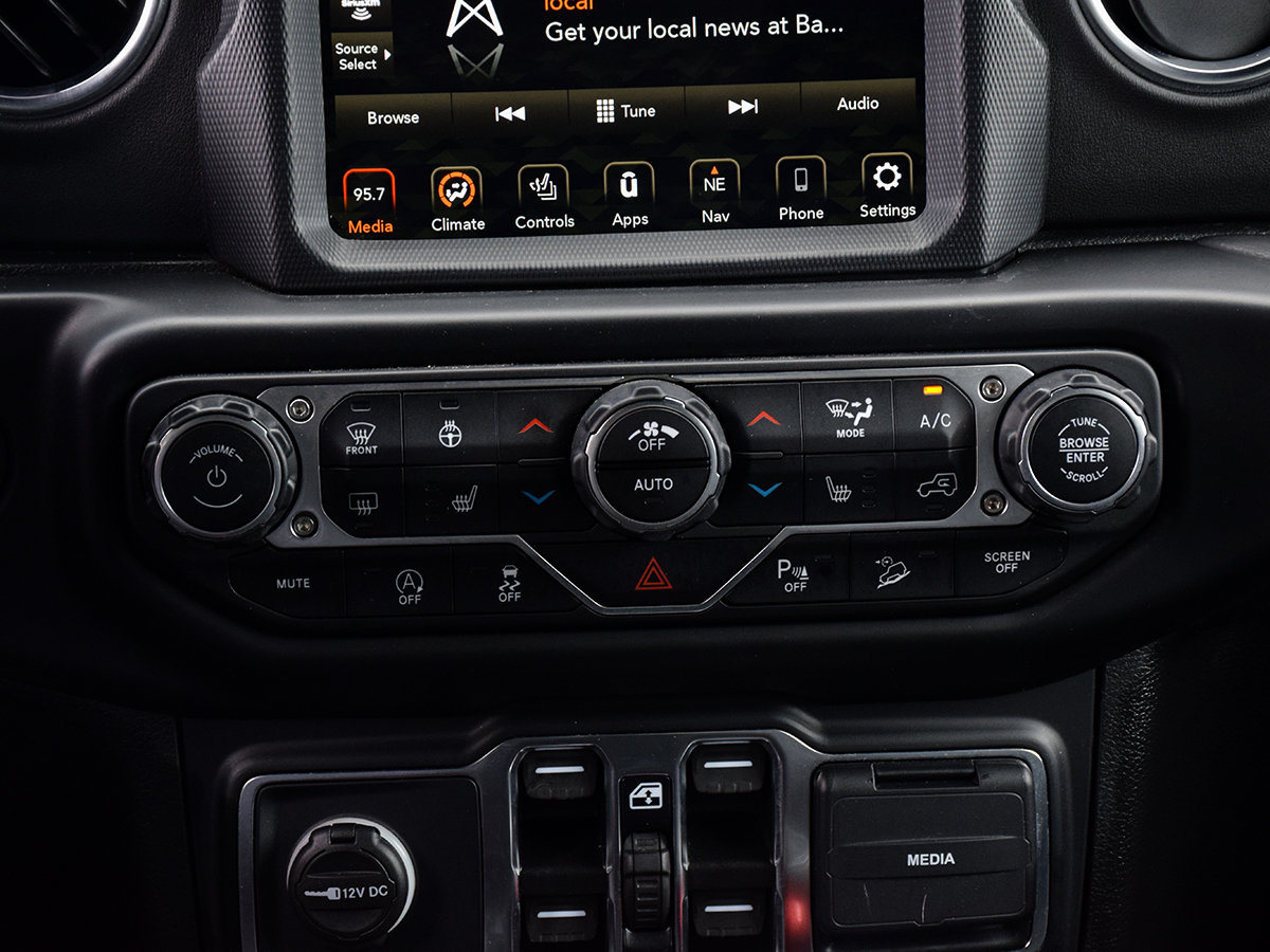 2021 Jeep WRANGLER UNLIMITED SAHARA-18