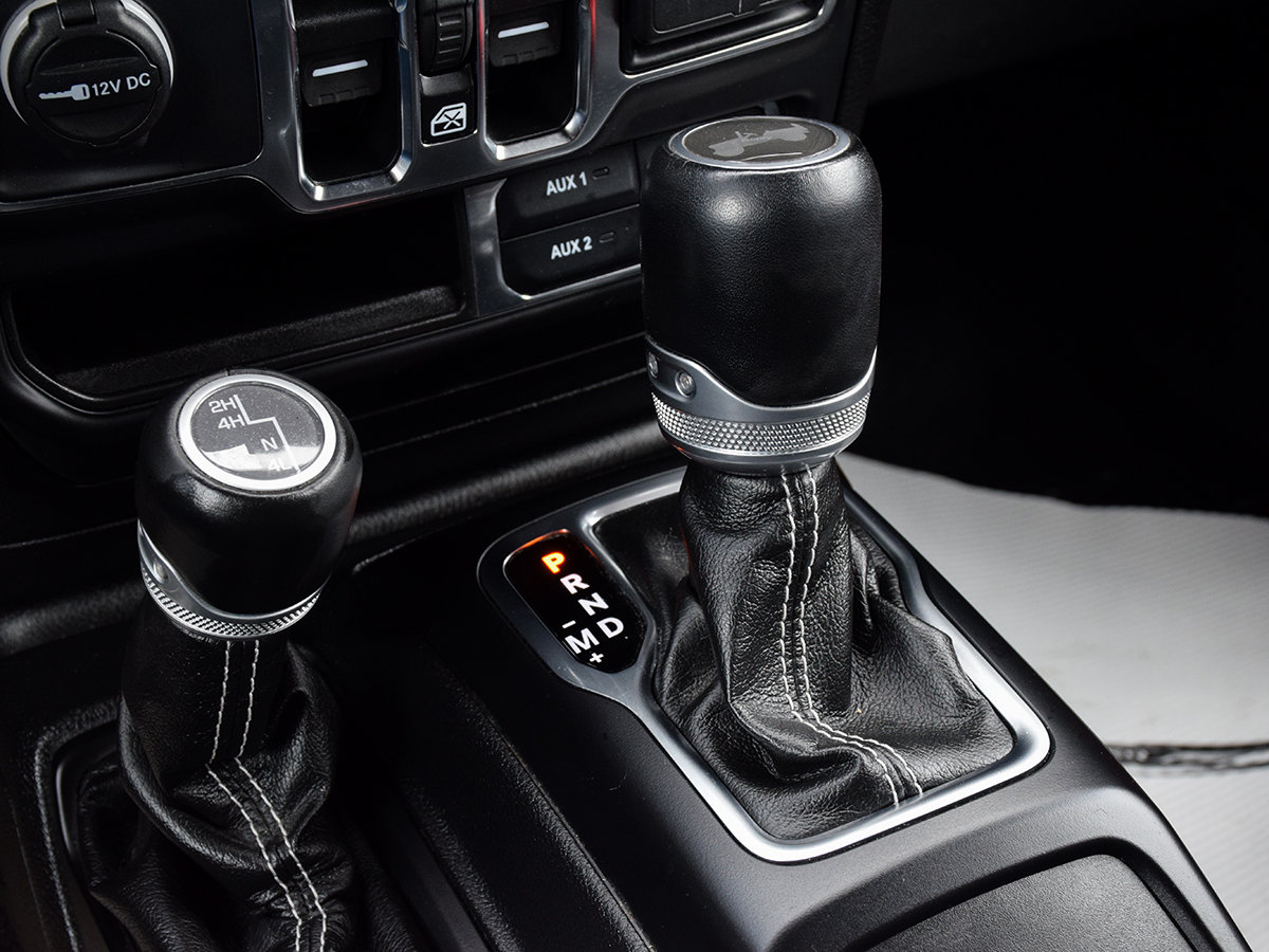 2021 Jeep WRANGLER UNLIMITED SAHARA-24