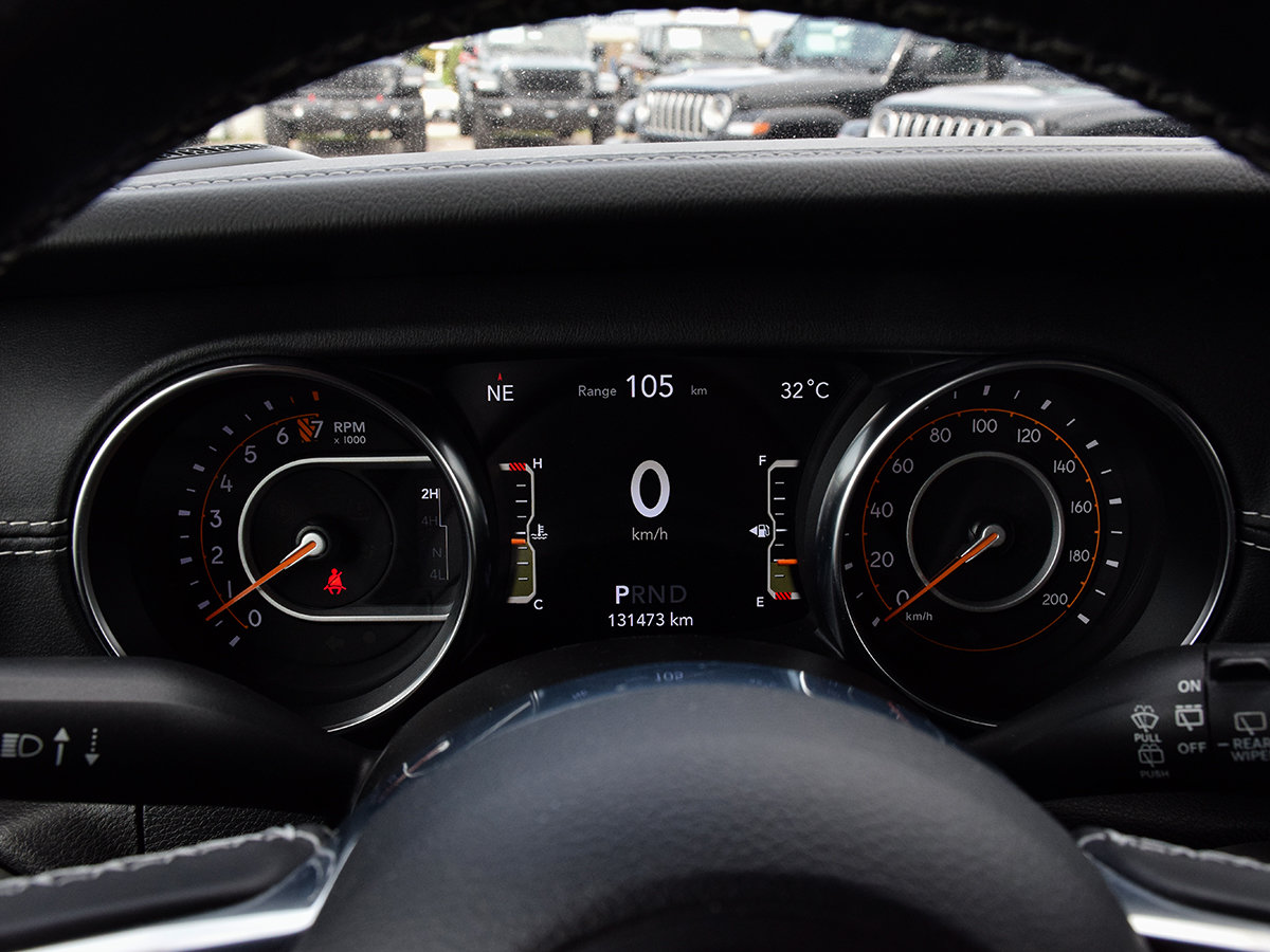 2021 Jeep WRANGLER UNLIMITED SAHARA-22
