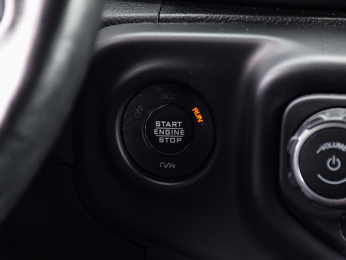 2021 Jeep WRANGLER UNLIMITED SAHARA-21