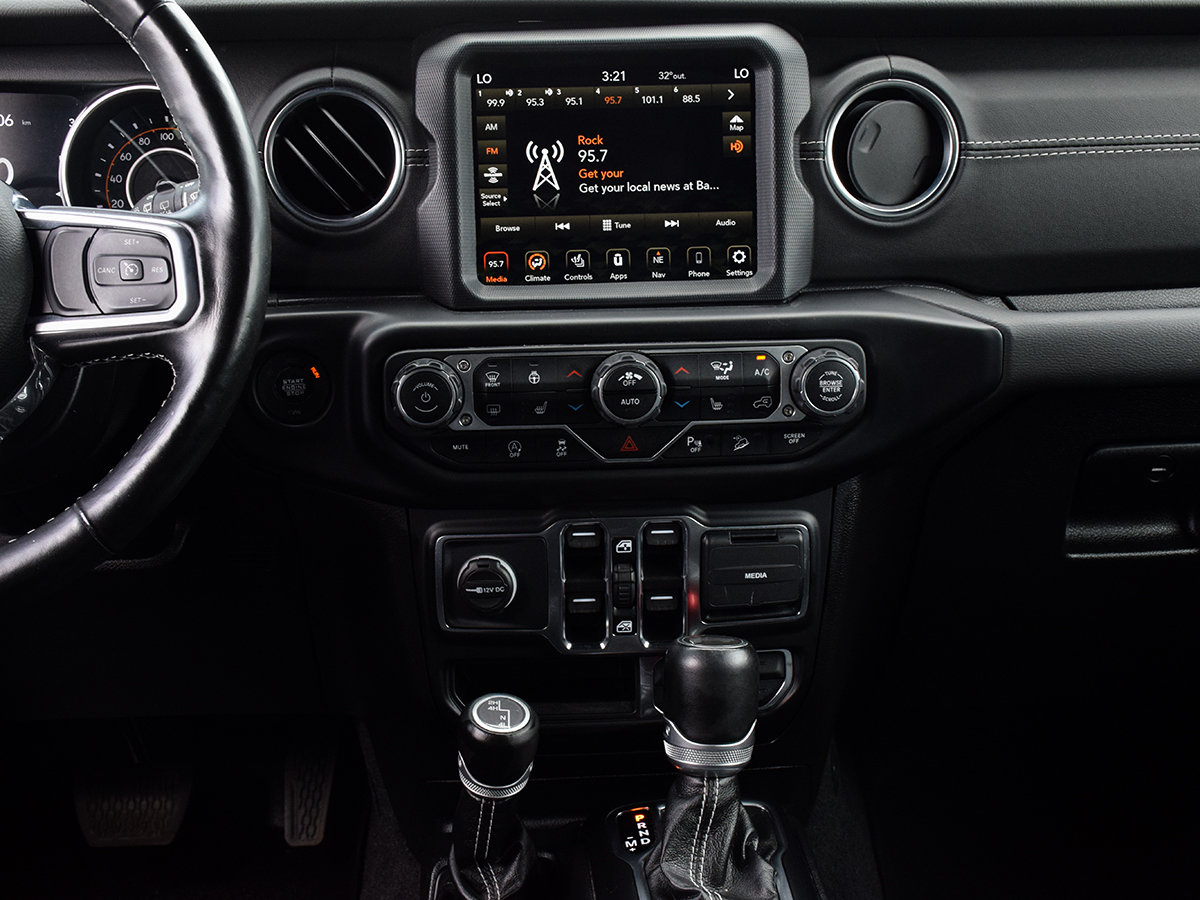 2021 Jeep WRANGLER UNLIMITED SAHARA-16
