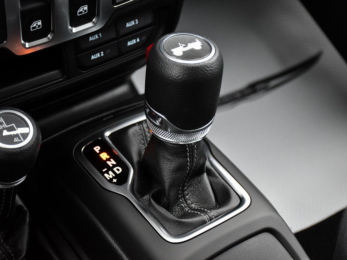 2025 Jeep WRANGLER SPORT S-19