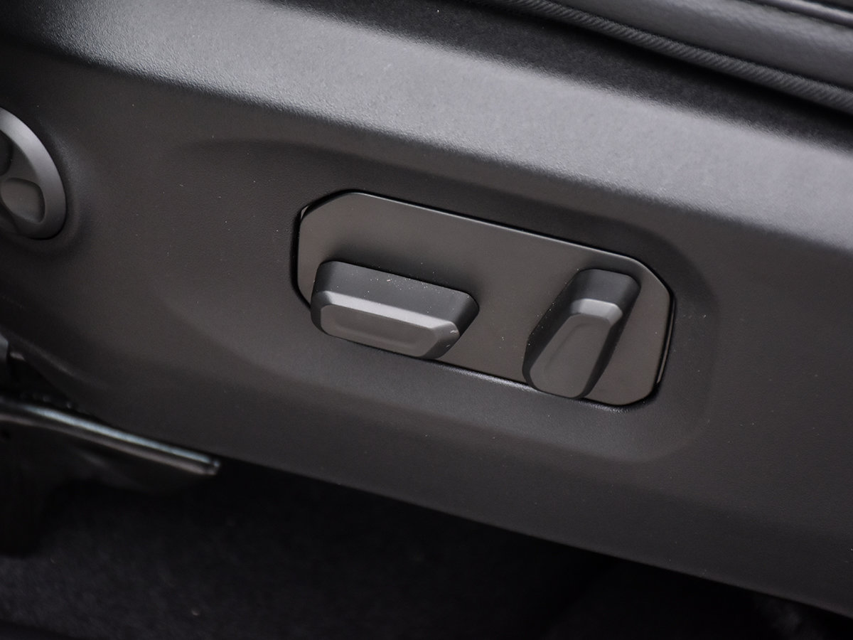 2025 Jeep WRANGLER SPORT S-9