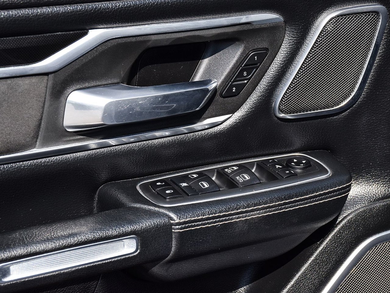 2020 Ram 1500 Laramie-8