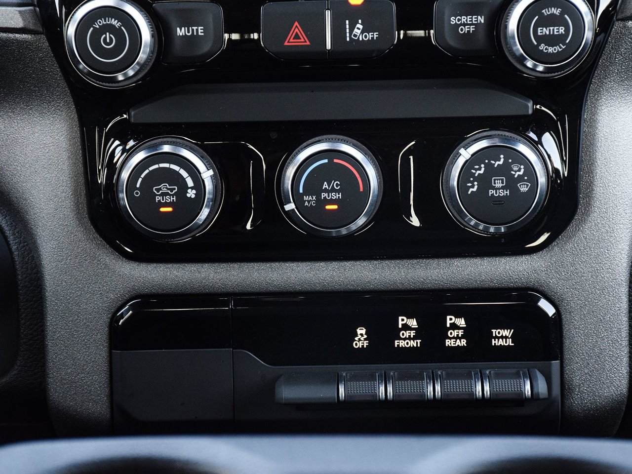 2025 Ram 1500 Warlock-19