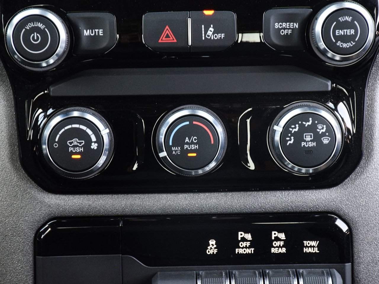 2025 Ram 1500 Warlock-18