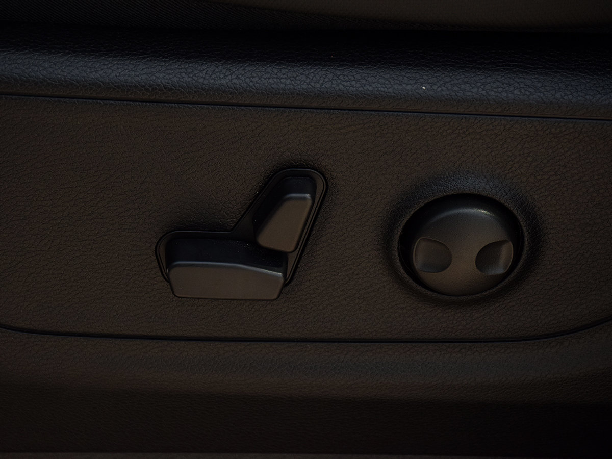 2026 Ram 1500 SPORT-25