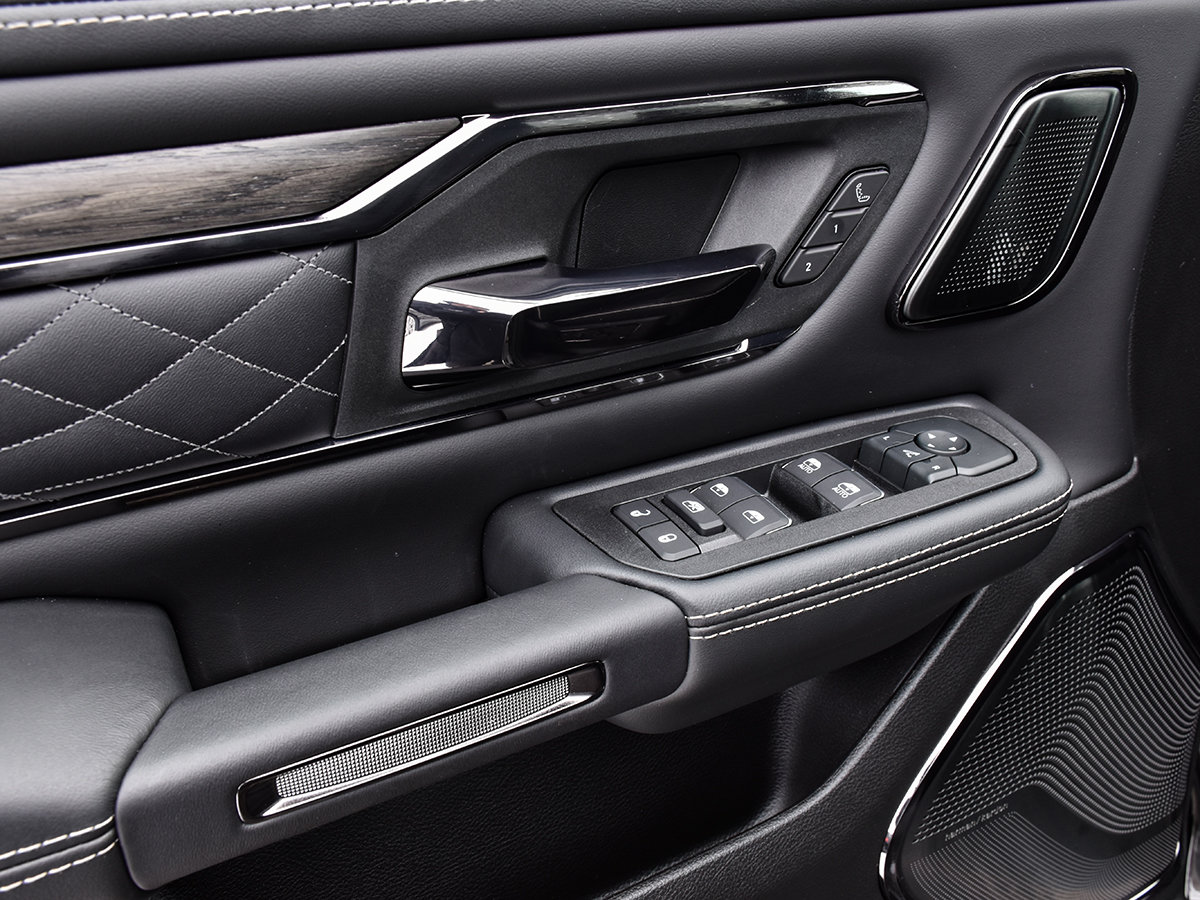 2026 Ram 1500 LIMITED-12