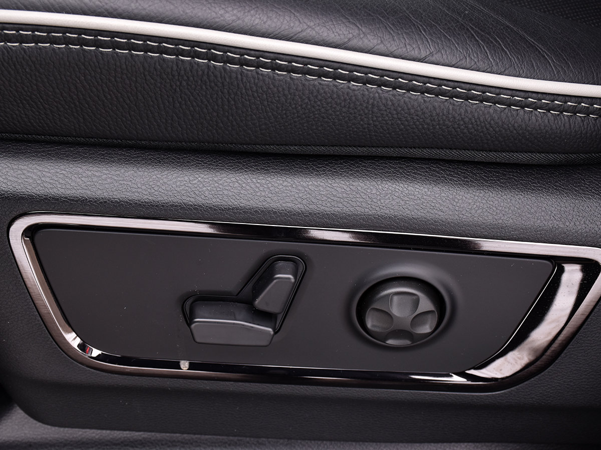 2026 Ram 1500 LIMITED-11