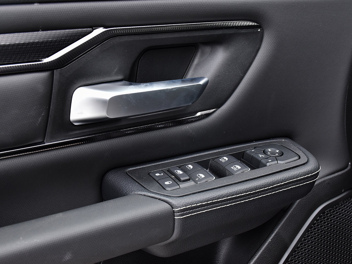 2026 Ram 1500 SPORT-11