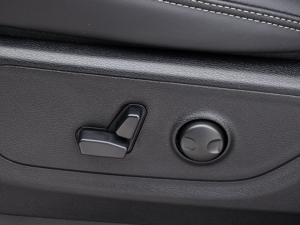 2026 Ram 1500 SPORT-10