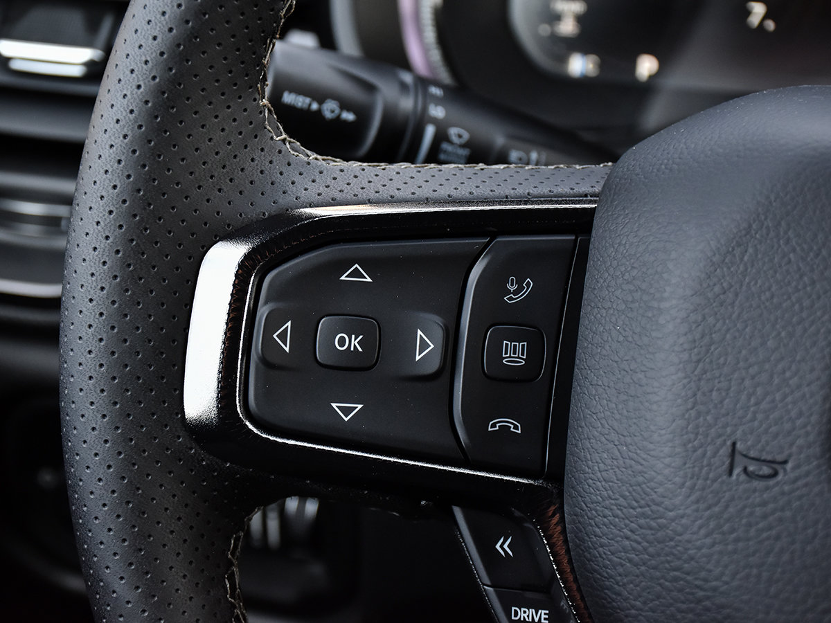 2026 Ram 1500 SPORT-23