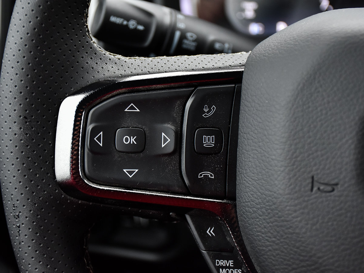 2026 Ram 1500 SPORT-23