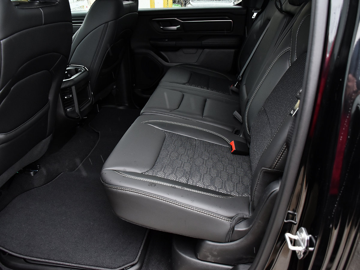 2026 Ram 1500 SPORT-13