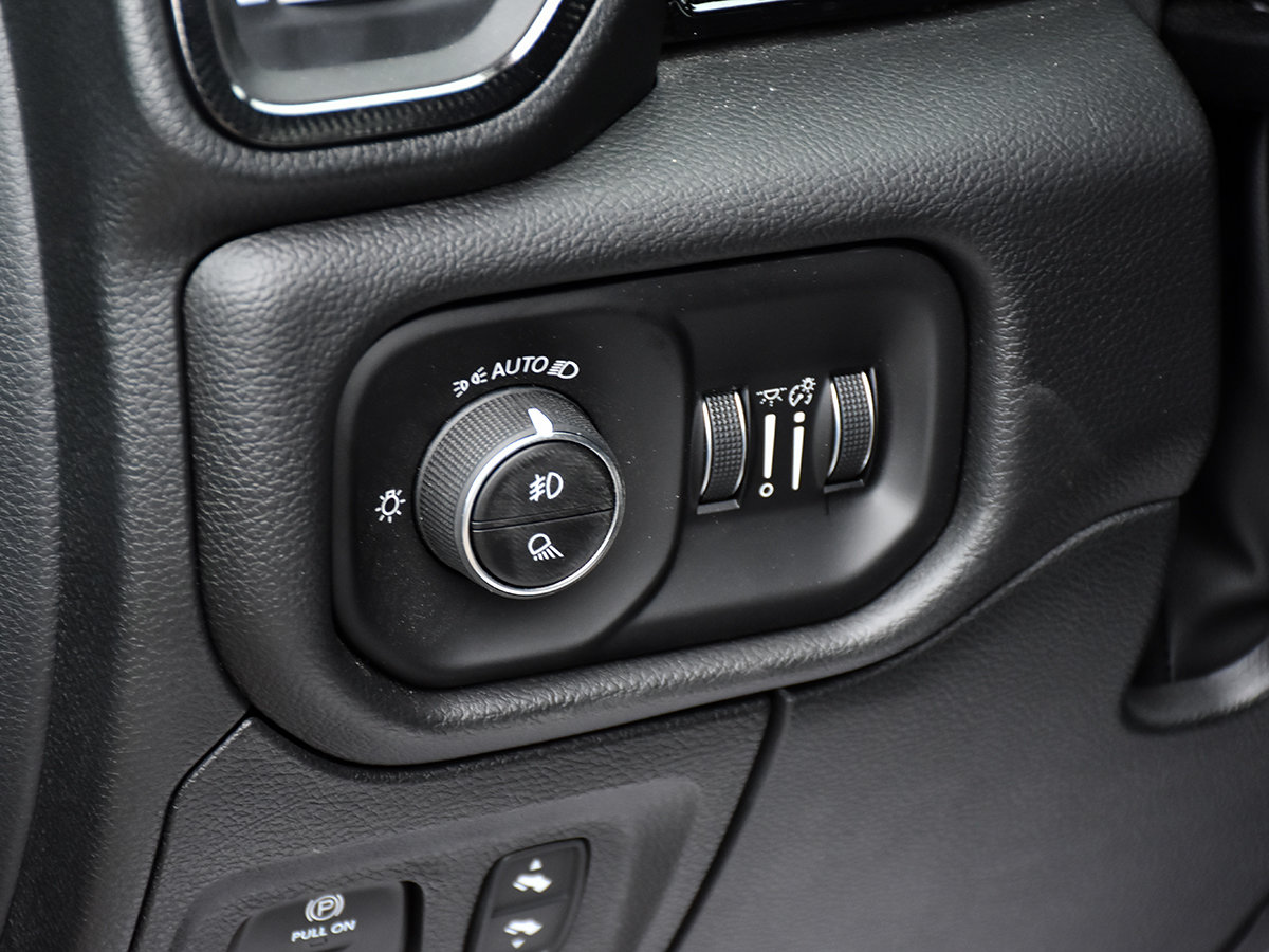 2026 Ram 1500 SPORT-14