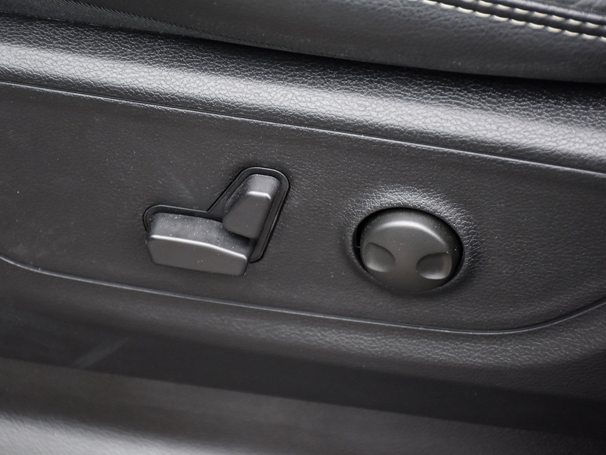 2026 Ram 1500 SPORT-11