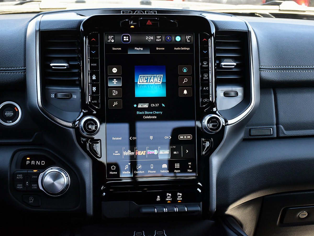 2026 Ram 1500 SPORT-17