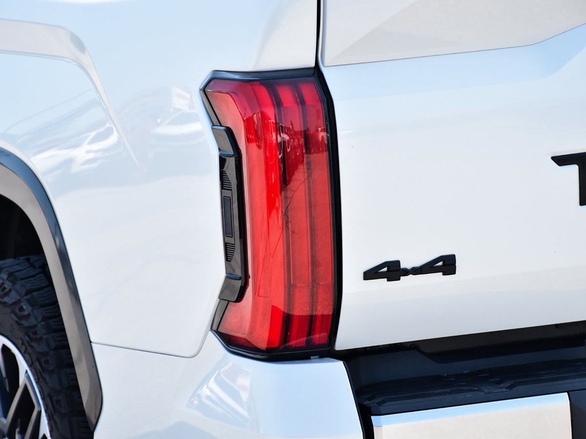 2022 Toyota TUNDRA LIMITED HYBRID-6