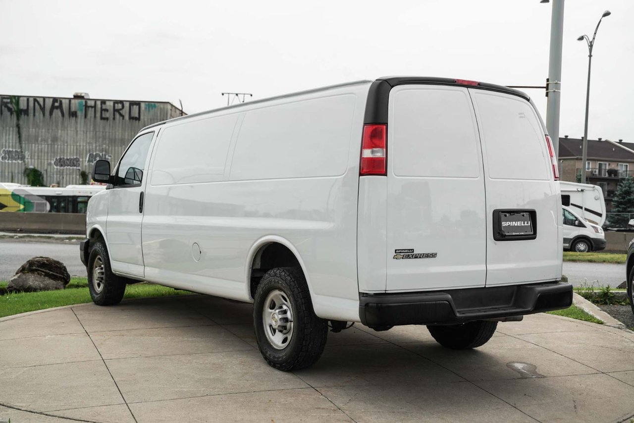 2024 Chevrolet Express Cargo