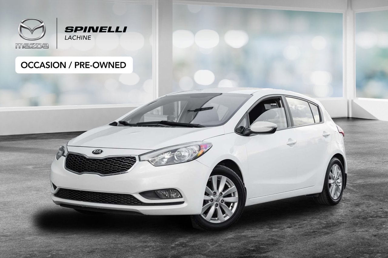 Snow White Pearl 2016 Kia Forte5 Hatchback Manual
