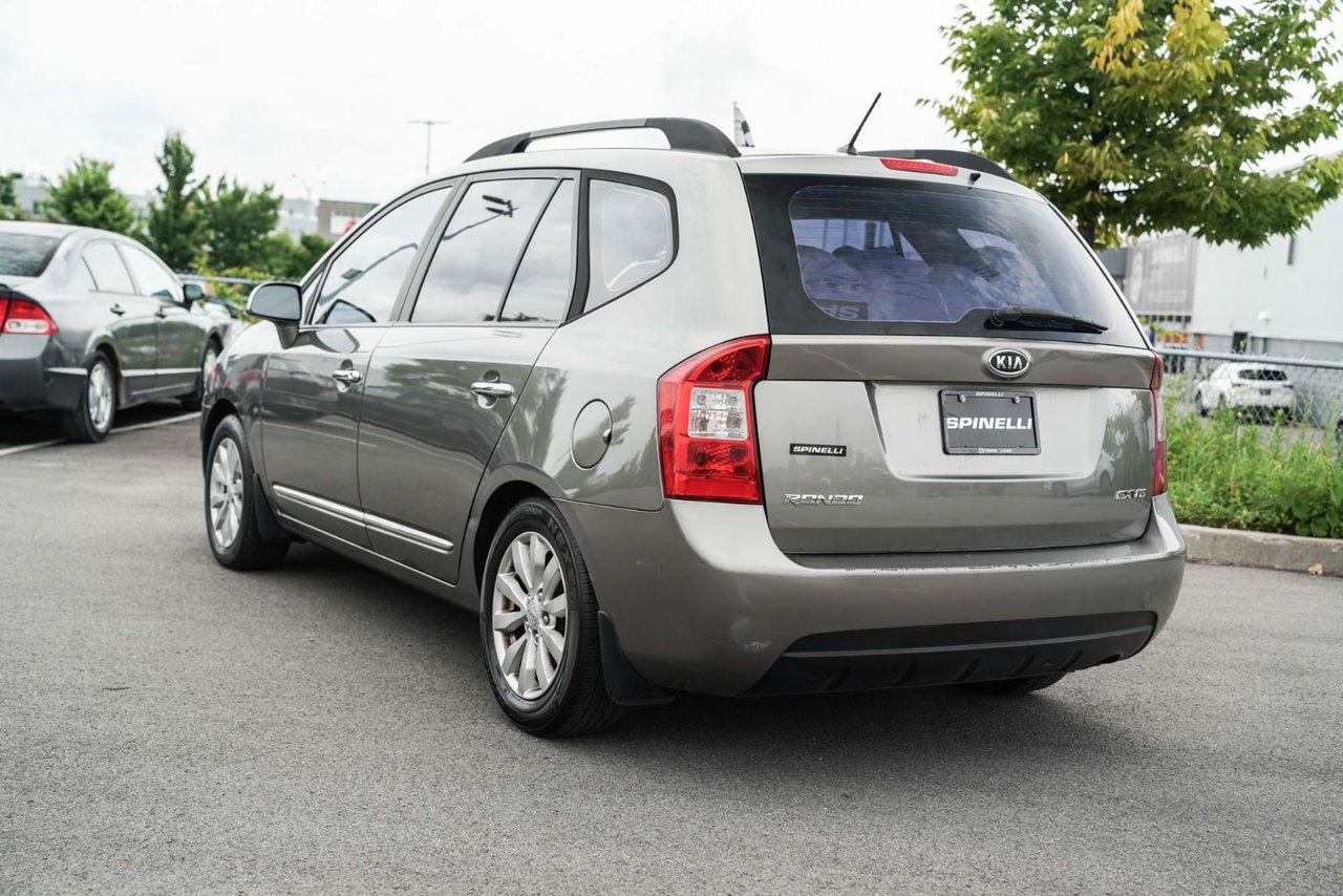 2010 Kia Rondo